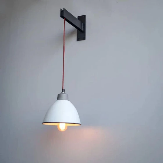 wall-hanging-lamp-2.webp