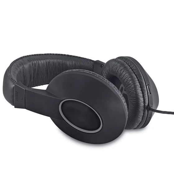 black-wired-headphones-2.webp