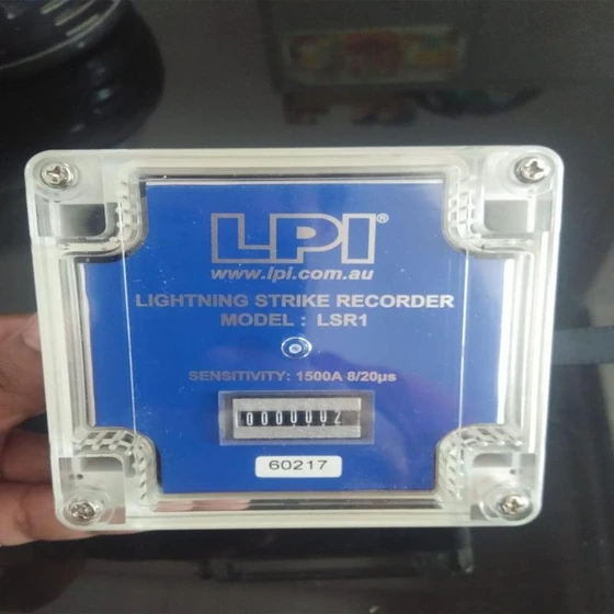 strike-lightning-recorder-2.webp