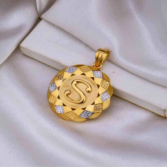 gold-pendant-1.webp