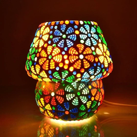 mosaic-table-lamp-1.webp