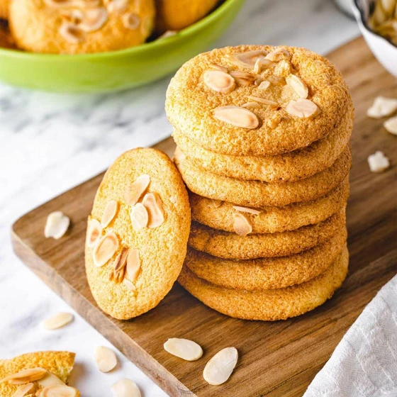 almond-flavor-biscuit-2.webp