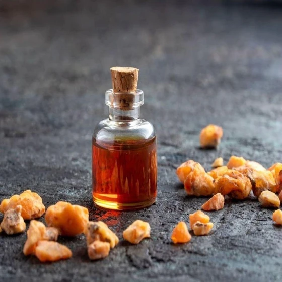 vanilla-benzoin-oil-2.webp