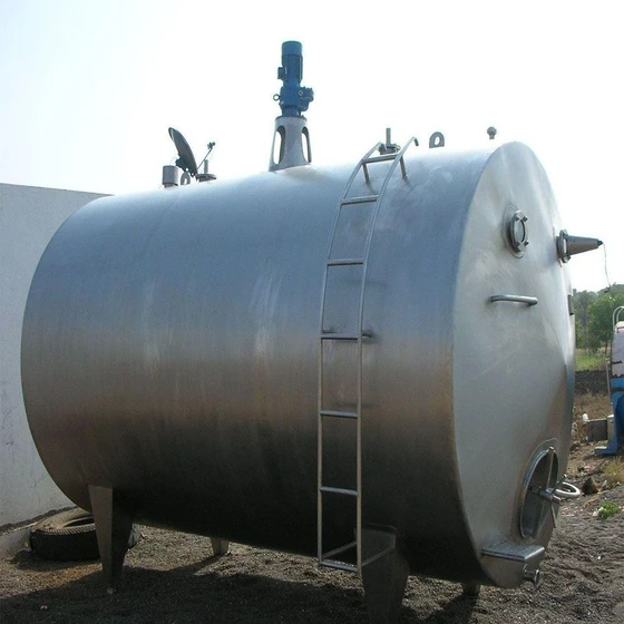 milk-tanks-storage-2.webp