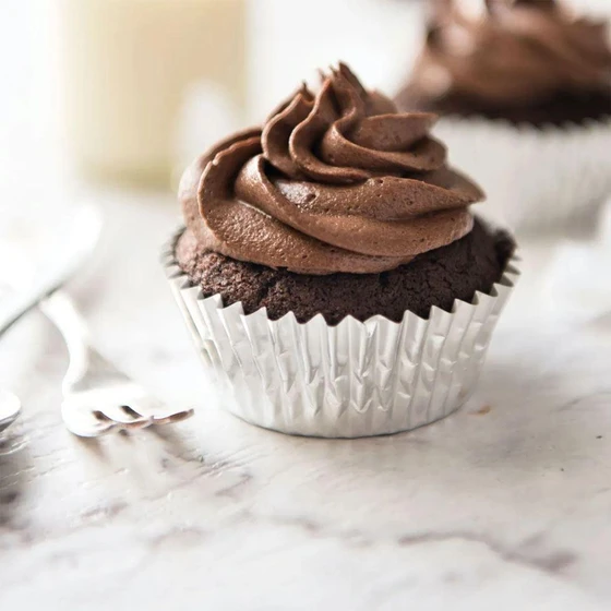 chocolate-plain-cupcakes-2.webp