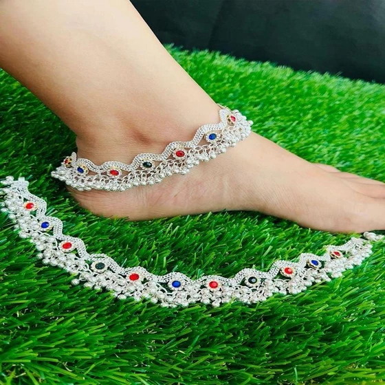 ladies-artificial-anklets-2.webp