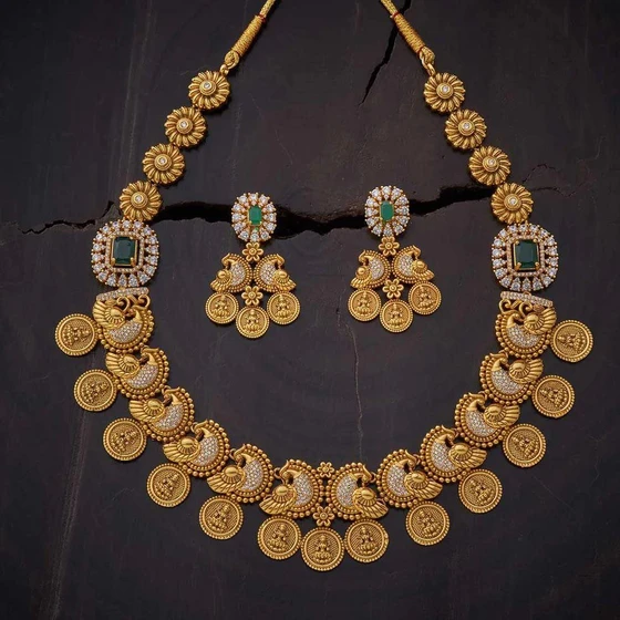 antique-gold-jewelry-2.webp