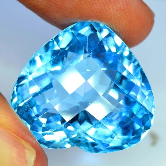 blue-topaz-gemstones-2.webp