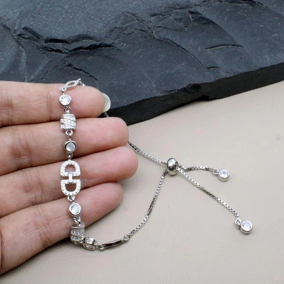 silver-simple-bracelet-2.webp