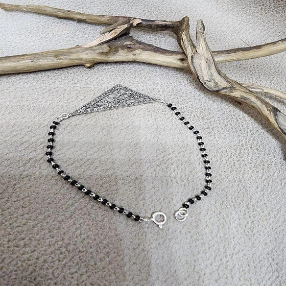 silver-artificial-bracelet-2.webp