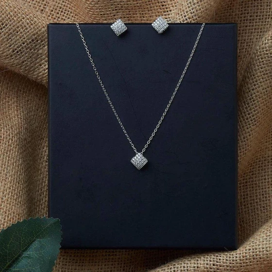 sterling-silver-pendant-2.webp