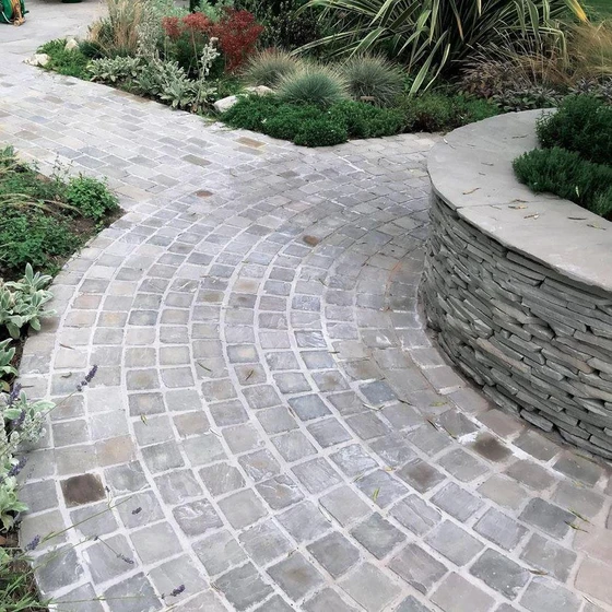 sandstone-grey-cobbles-2.webp