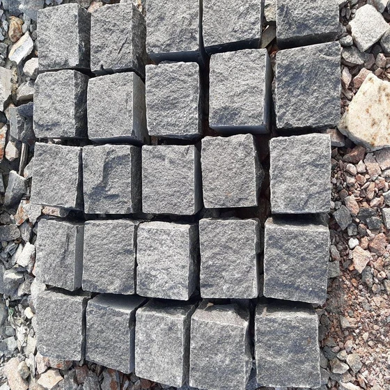 granite-cobbles-stone-2.webp