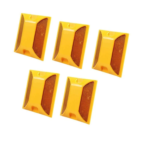 plastic-road-stud-2.webp