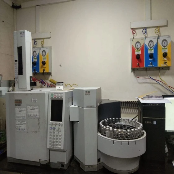 gas-chromatography-machine-2.webp