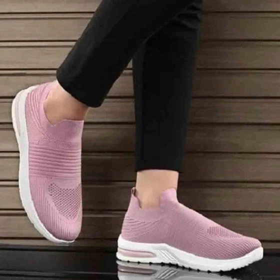 sneakers-website.webp