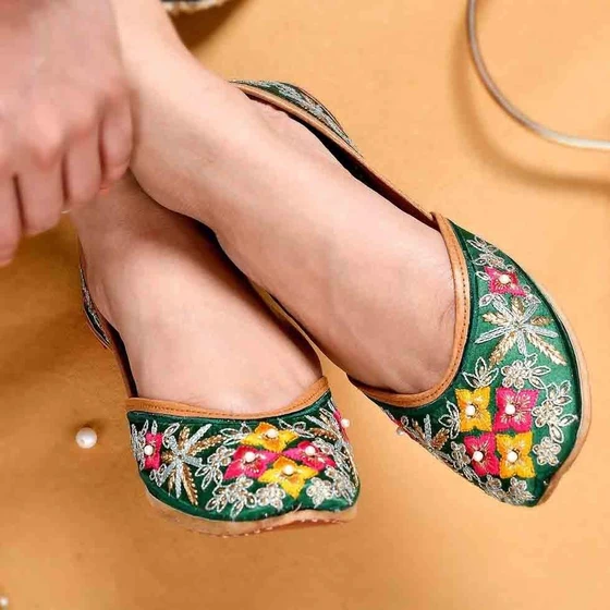 embroidery-jutti.webp
