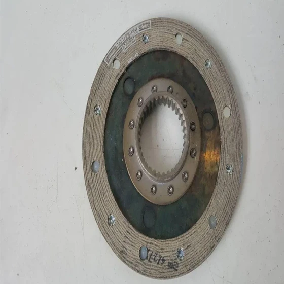 automobile-immaculate-clutch-2.webp