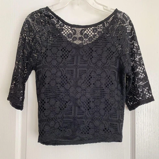 used-crochet-top-2.webp