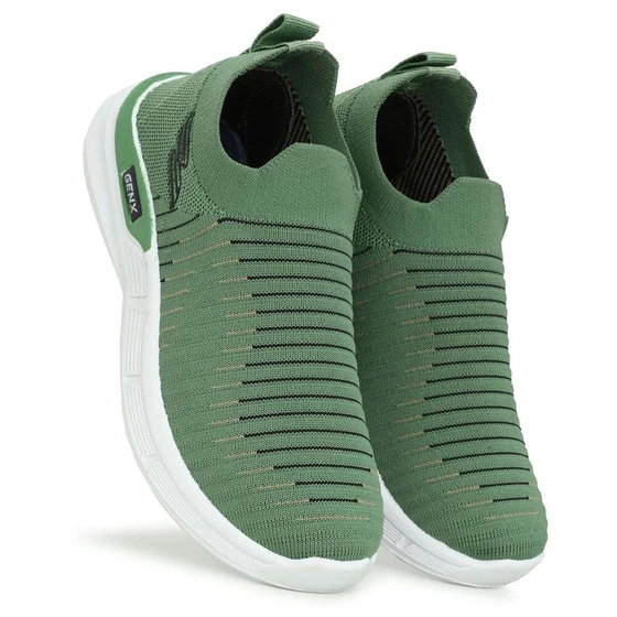 kid-knitting-shoes-2.webp