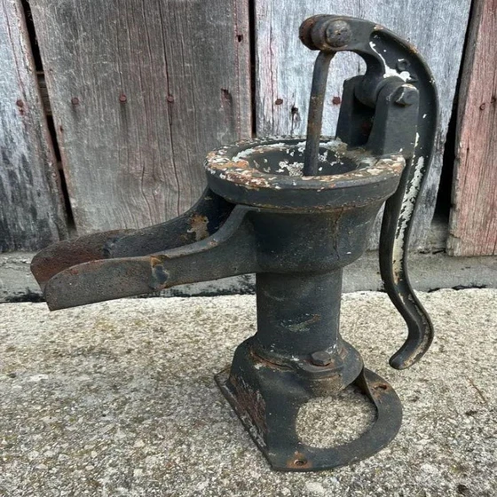 iron-cast-pumps-2.webp