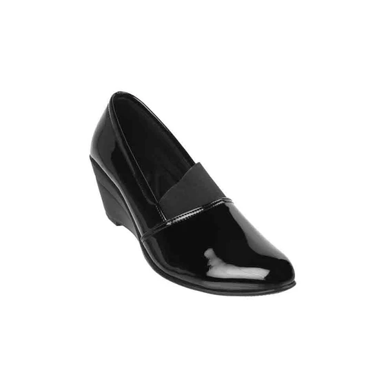 shoes-brands-in-india.webp