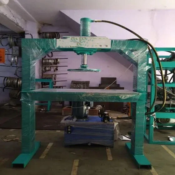 plate-cutting-machine-2.webp