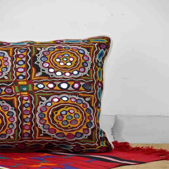 hand-work-cushion-cover-2.webp