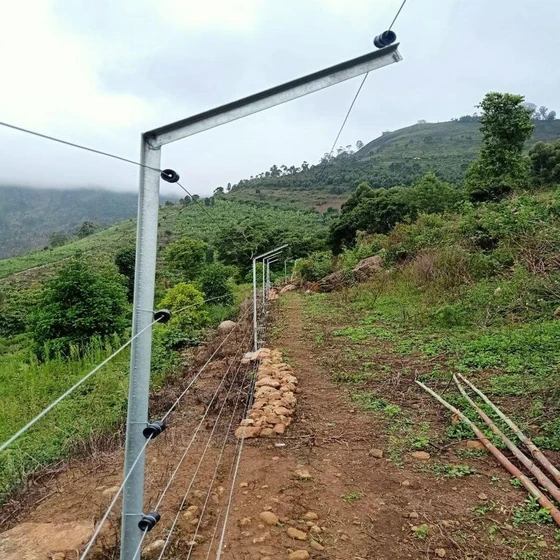 solar-fencing-system-2.webp