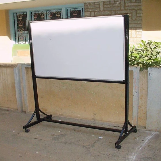 white-display-board-2.webp
