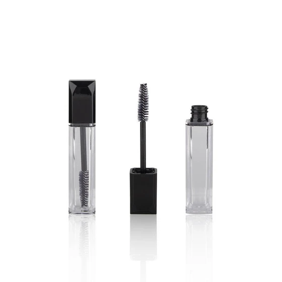 square-mascara-container-1.webp