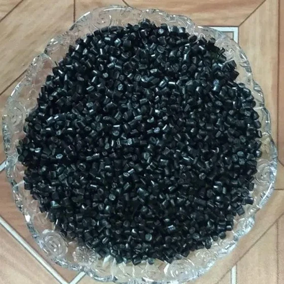 black-reprocessed-granules-2.webp