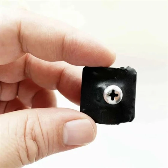 screw-hidden-camera-2.webp