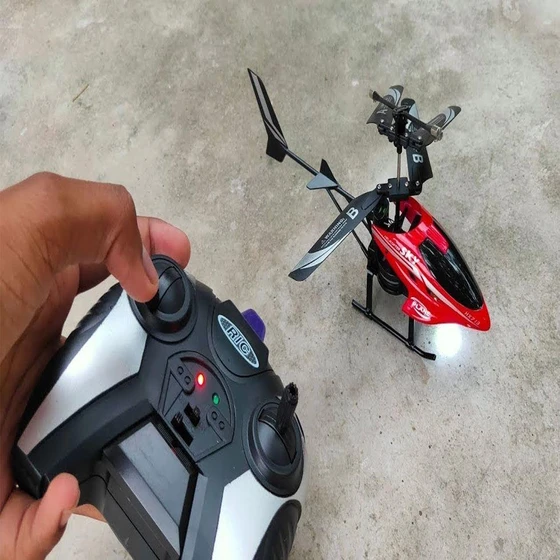remote-control-flying-helicopter-2.webp