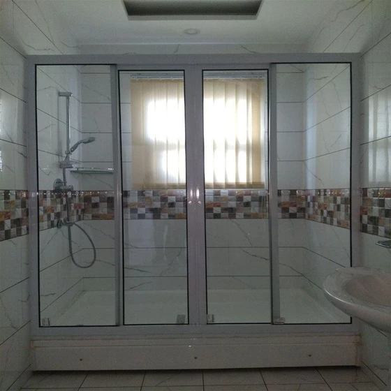 madonna-sliding-shower-2.webp