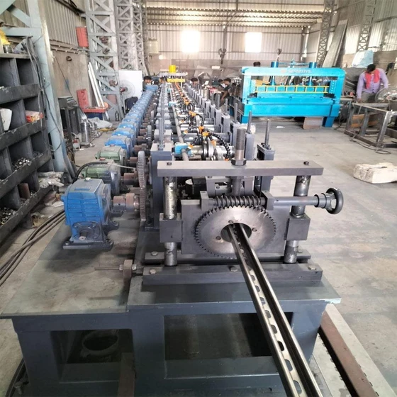 solar-channel-roll-machines-2.webp
