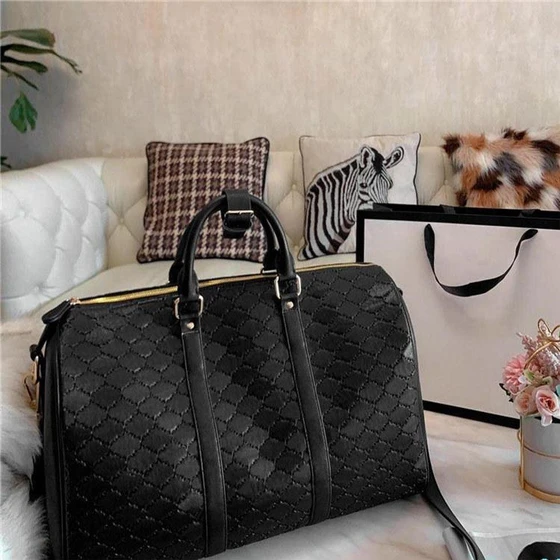 designer-travel-bag-1.webp