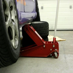 Hydraulic Jack Constuctions — 2 to 100 ton capacity