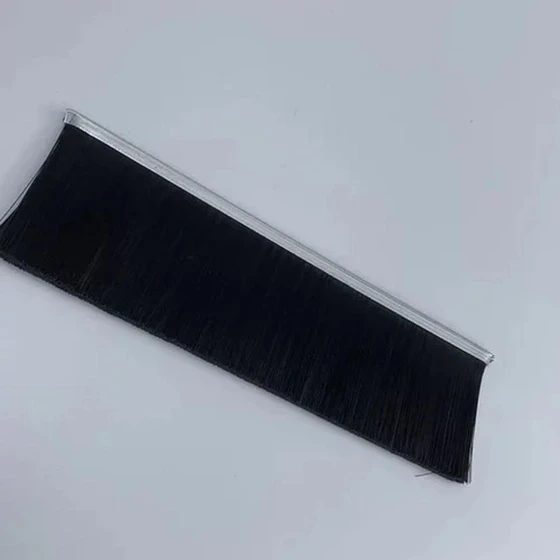 black-nylon-brush-2.webp
