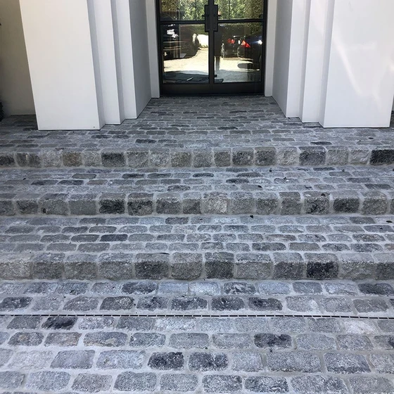 granite-stones-cobble-1-2.webp