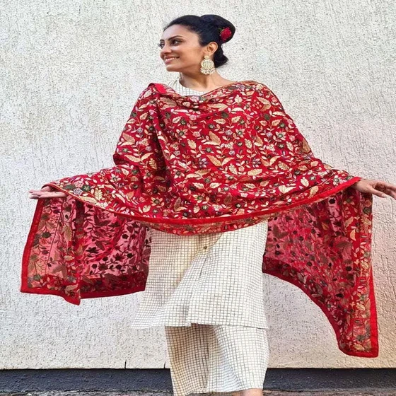 printed-bandhani-dupatta-2.webp