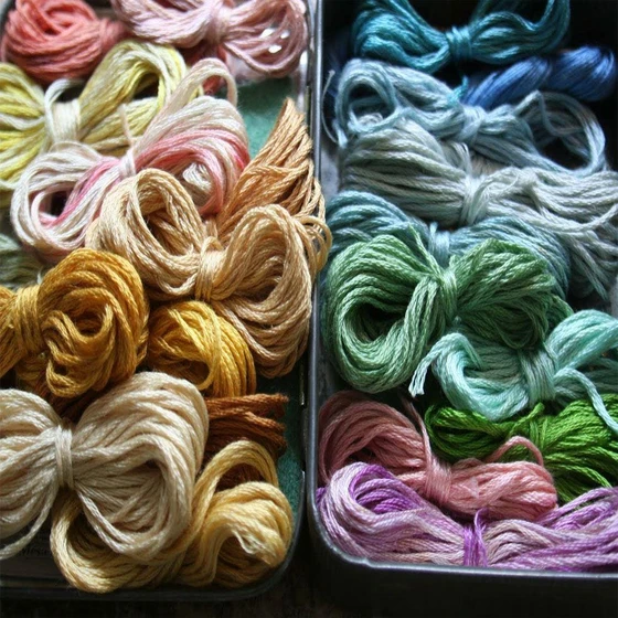 dyed-embroidered-threads-1.webp