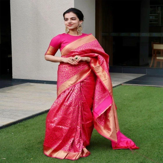 women-silk-saree-2.webp