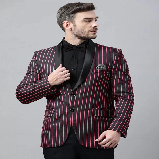 stripped-mens-suit-2.webp