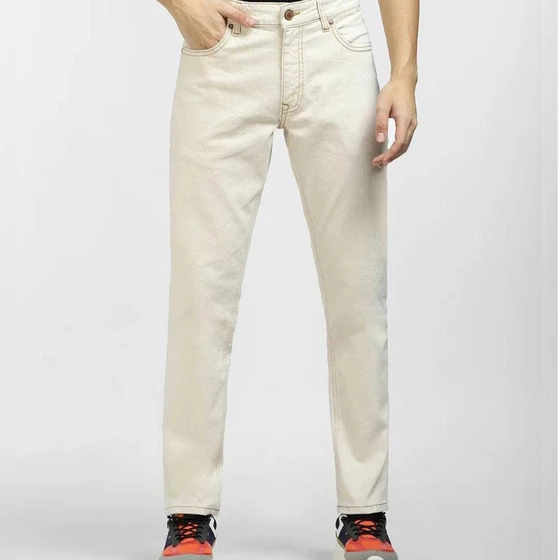 slim-fit-jeans-2.webp