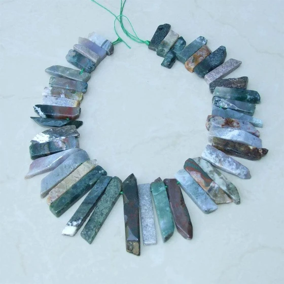 polish-glass-beads-necklace-2.webp