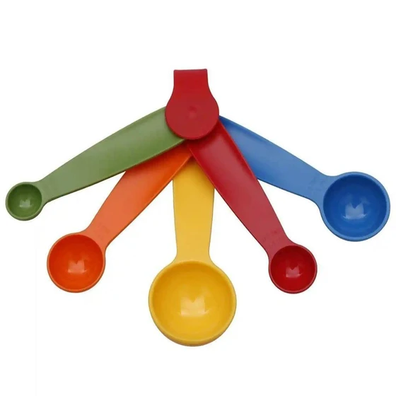 measuring-plastic-spoons-2.webp