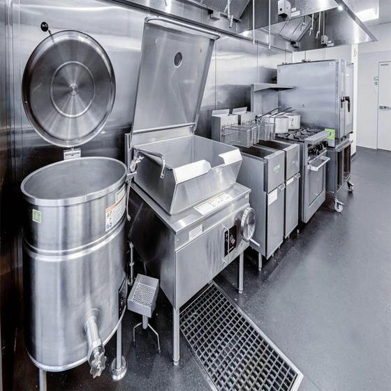banquet-kitchen-equipments-2.webp