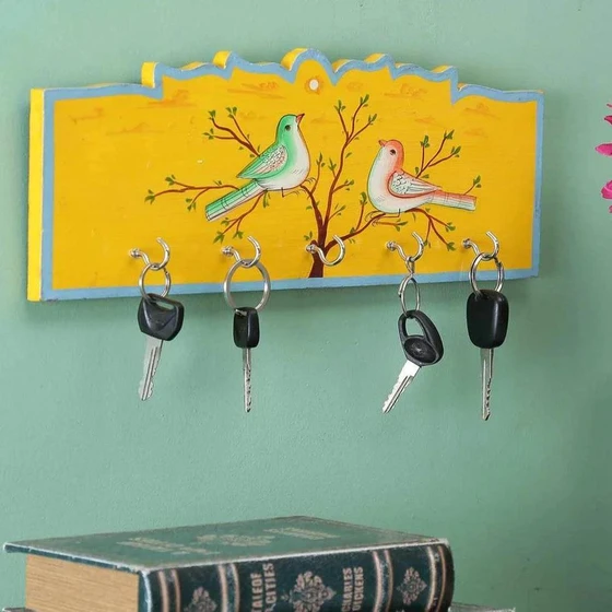 painting-key-stand-2.webp