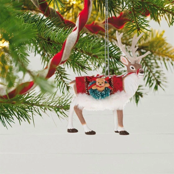 reindeer-christmas-tree-2.webp